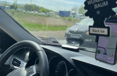 Ludovic Orban a stat într-o coloană de doi kilometri pe drumul dintre Margina și Holdea