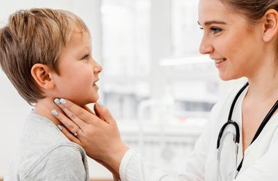 Chist pilonidal infantil: cauze, simptome, tratament