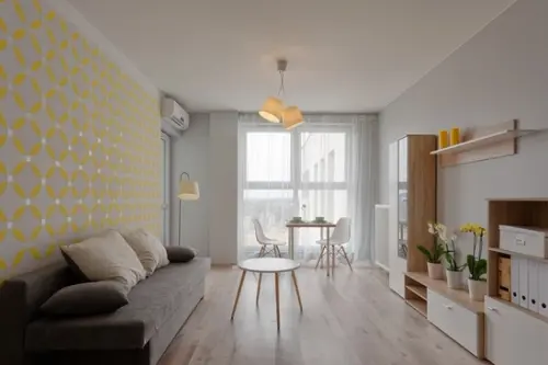 Decor cu galben intr-un apartament de 2 camere