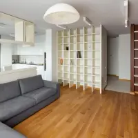 Abordare minimalista pentru un apartament cu 3 camere bine optimizat