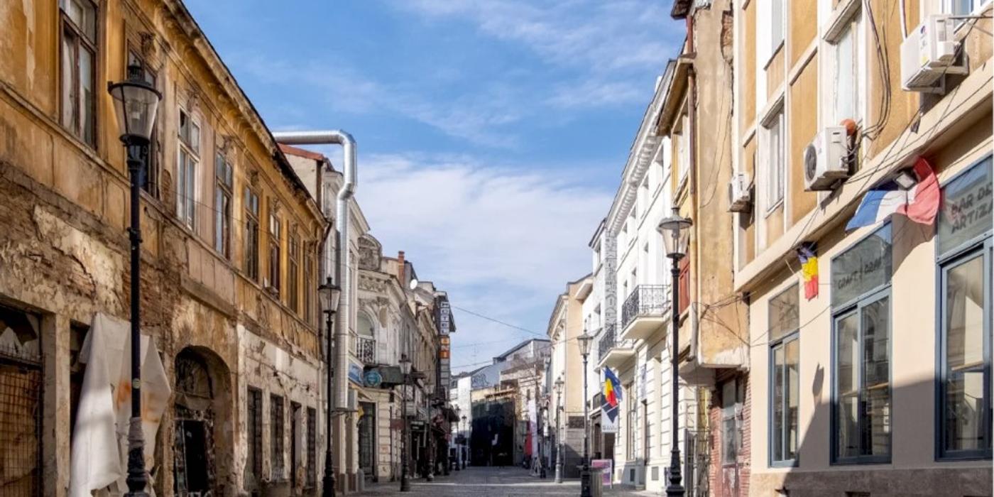 Nu se vor mai putea găzdui chiriași ori organiza petreceri în clădirile cu bulină roșie din Capitală