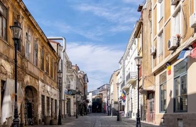 Nu se vor mai putea găzdui chiriași ori organiza petreceri în clădirile cu bulină roșie din Capitală