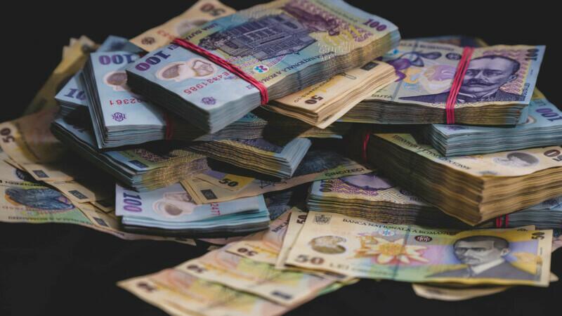 Transelectrica, obligată să plătească compensații de aproape 800.000 de lei. Decizia este definitivă