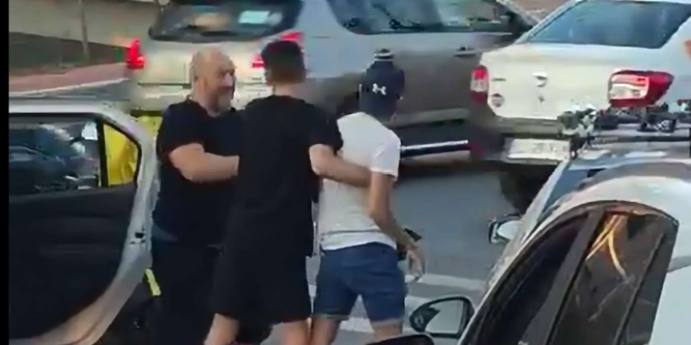 Un curier Glovo a fost implicat într-o bătaie în trafic, în Piața Cipariu din Cluj-Napoca