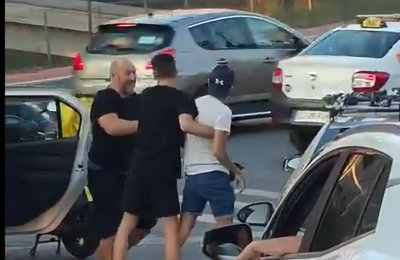 Un curier Glovo a fost implicat într-o bătaie în trafic, în Piața Cipariu din Cluj-Napoca