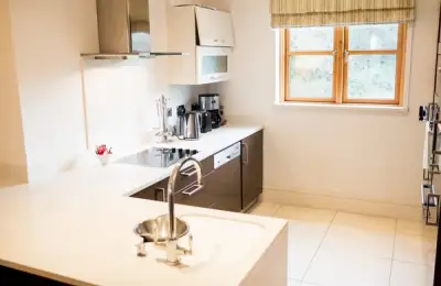 Square Kitchen: A Guide to Design and Furniture Selection