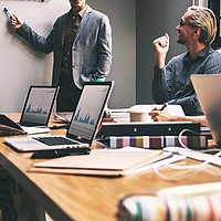 Oportunități în economia modernă: Cum să te adaptezi rapid și să inovezi în 2025