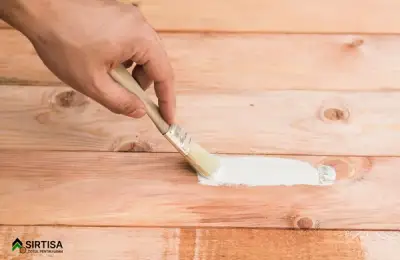 Zgârieturi sau crăpături în mobilier? Un chit pentru lemn e soluția simplă și rapidă de restaurare