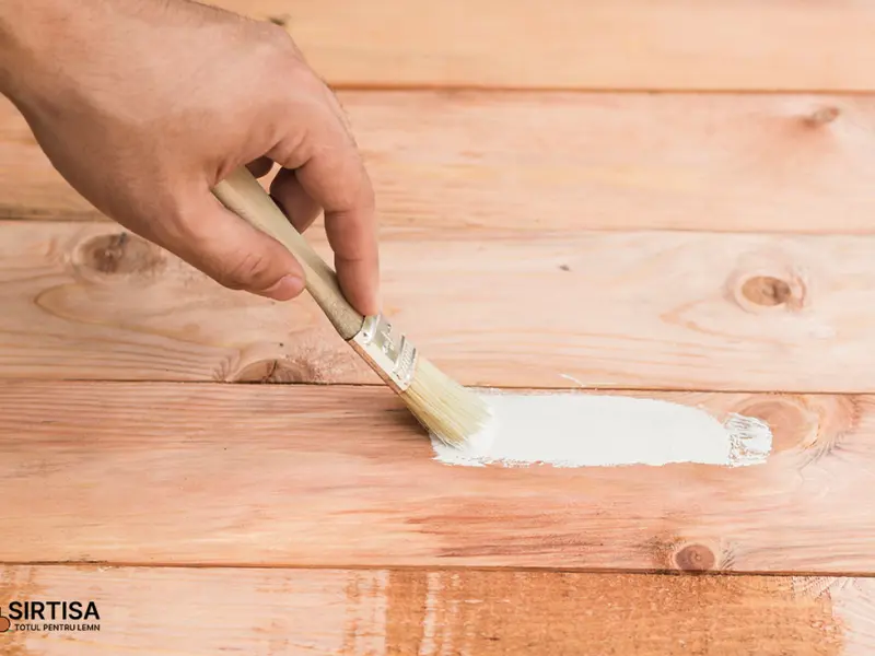 Zgârieturi sau crăpături în mobilier? Un chit pentru lemn e soluția simplă și rapidă de restaurare