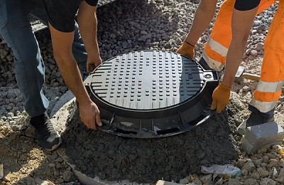 Soluții de închidere sigură pentru cămine de vizitare cu capace din fontă B125 – F900