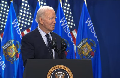 Biden atacă din nou problema datoriei studenţeşti