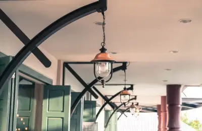 Choosing the Right Lighting Sources for Your Porch