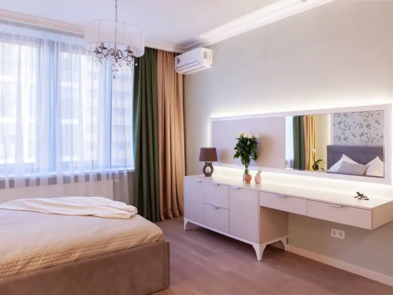 Accente feminine in amenajarea unui apartament de 2 camere pentru o familie cu 3 membri