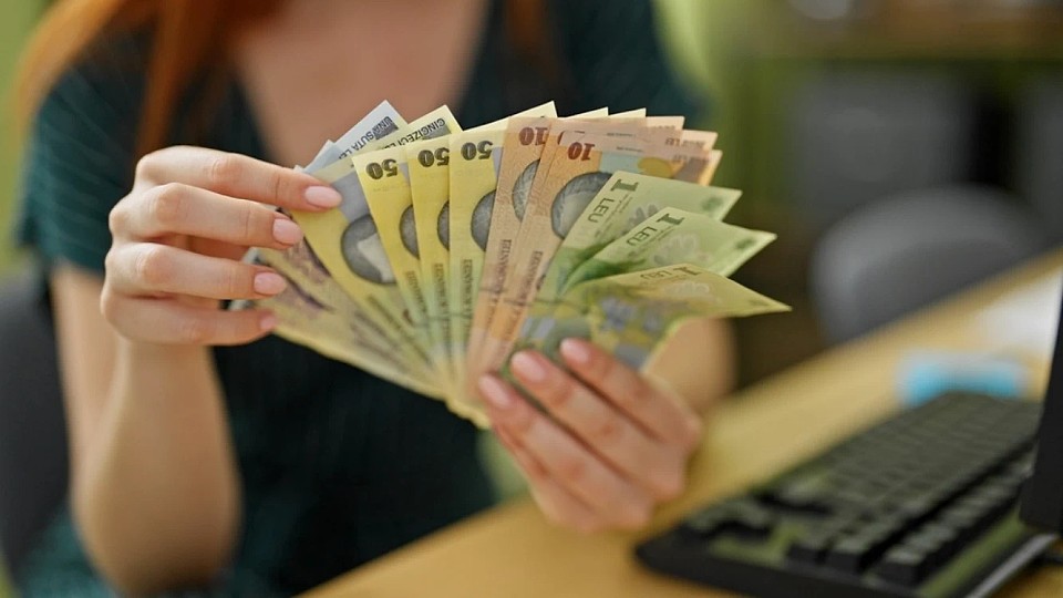 Cum își fură angajații patronii: Depozitele bancare și serviciile medicale, cele mai afectate