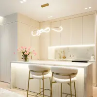 Amenajare scenografica in nuante de crem si auriu