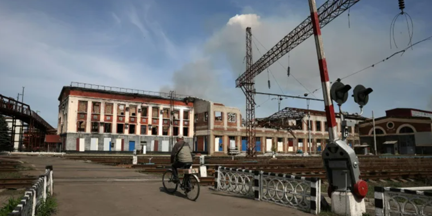 Rusia atacă căile ferate în Ucraina pentru a bloca livrările militare. Două spitale, unul de pediatrie, din Kiev, evacuate de frica unor atacuri ruse, în urma unor postări online potrivit cărora în ele se află militari