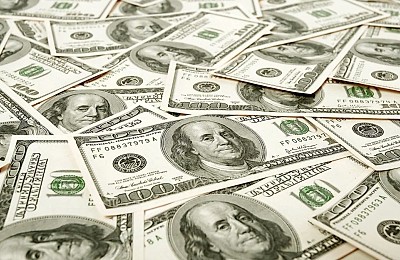 Dolarul american, în picaj. A atins cel mai scăzut nivel din ultimii trei ani