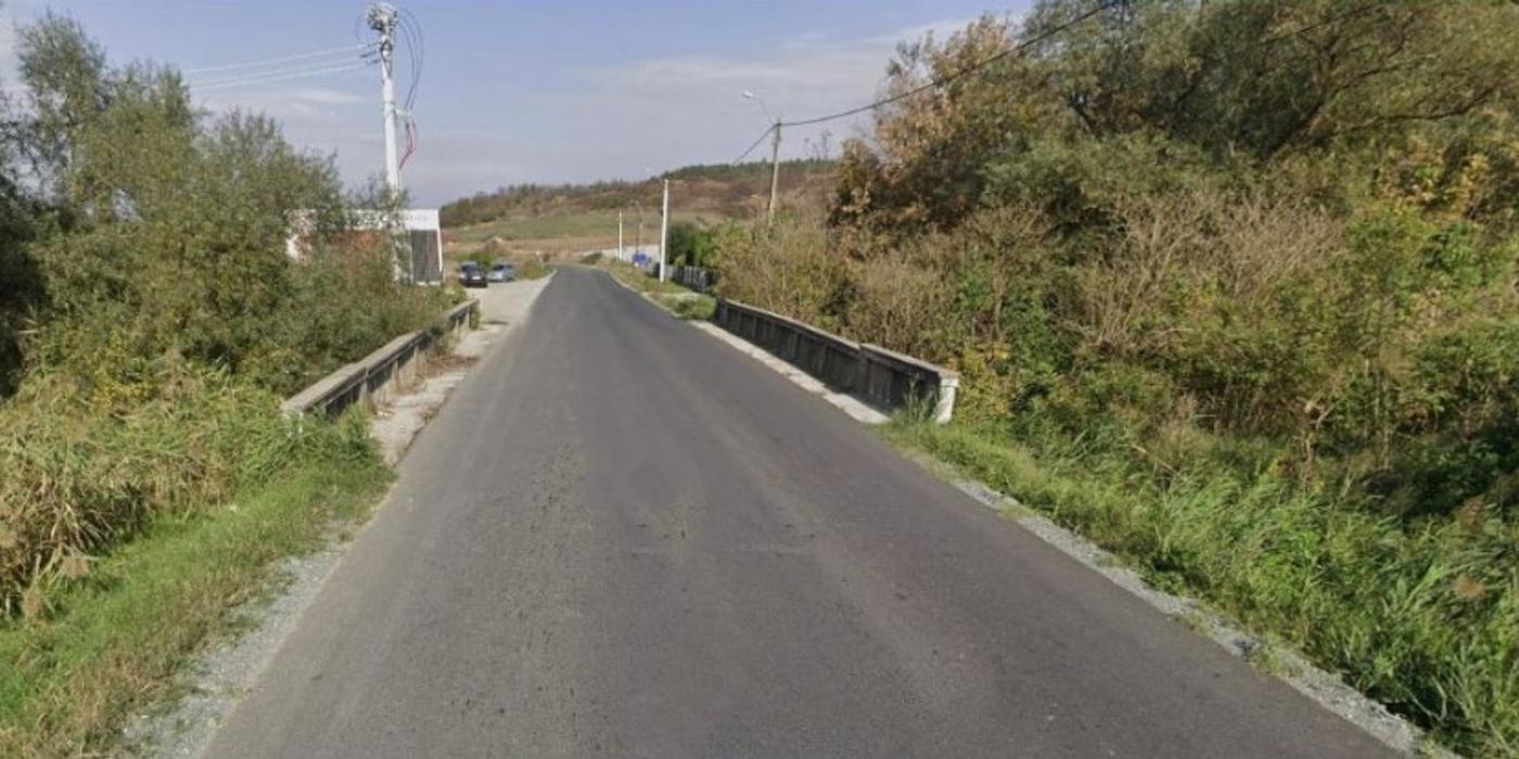 Pod provizoriu peste pârâul Bandău din localitatea clujeană Mica