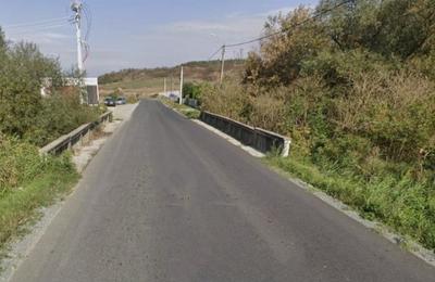 Pod provizoriu peste pârâul Bandău din localitatea clujeană Mica