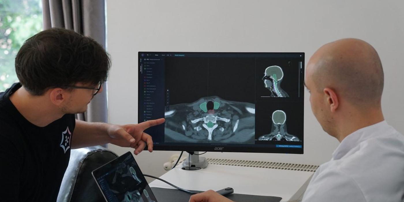 Aplicația Mediq, dezvoltată de clujenii de la Synaptiq.io pentru eficientizarea tratamentului de cancer, testată cu succes în 12 clinici din România