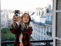 Se vinde apartamentul din „Emily in Paris”.