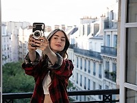 Se vinde apartamentul din „Emily in Paris”.