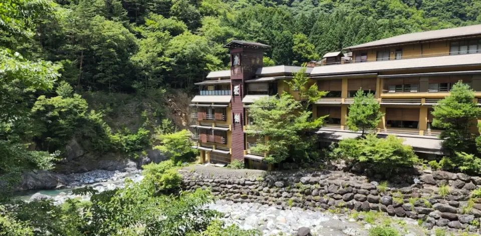 Nishiyama Onsen Keiunkan: A Story of Tradition and Luxury