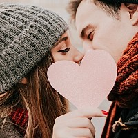 Love Trap: Escrocherii romantice de sezon pe telefon – Atenționări din partea ING și DNSC
