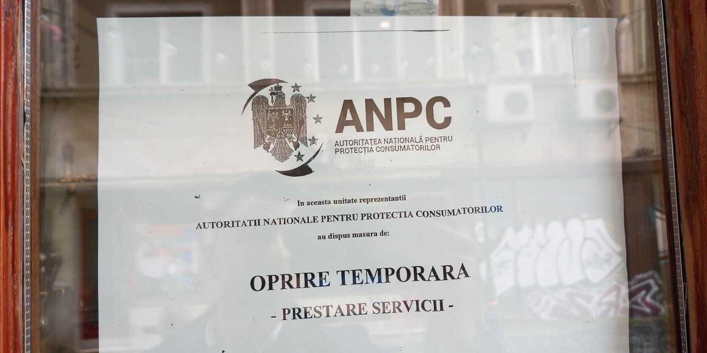 Patruzeci de operatori economici din Centrul Vechi verificaţi de ANPC / Amenzi de 177.000 de lei / 14 decizii de oprire temporară a activităţii / LISTA unităţilor cu activitate suspendată