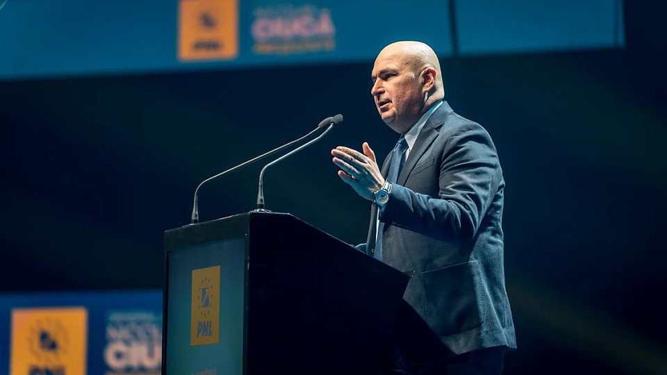 Proteste pe holurile Senatului după ce Ilie Bolojan a anunțat restructurări. „Cei care au venit fără concurs dispar”