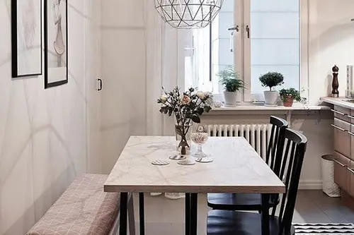 Amenajarea practica a diningului cu banci