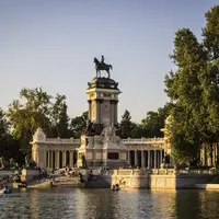 Parcul Retiro din Madrid: O Oază de Verde în Inima Orașului