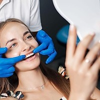 Parodontologia modernă – tratamente minim invazive pentru sănătatea gingiilor