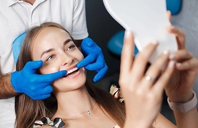 Parodontologia modernă – tratamente minim invazive pentru sănătatea gingiilor