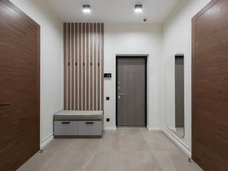 Parchet vs gresie pe hol