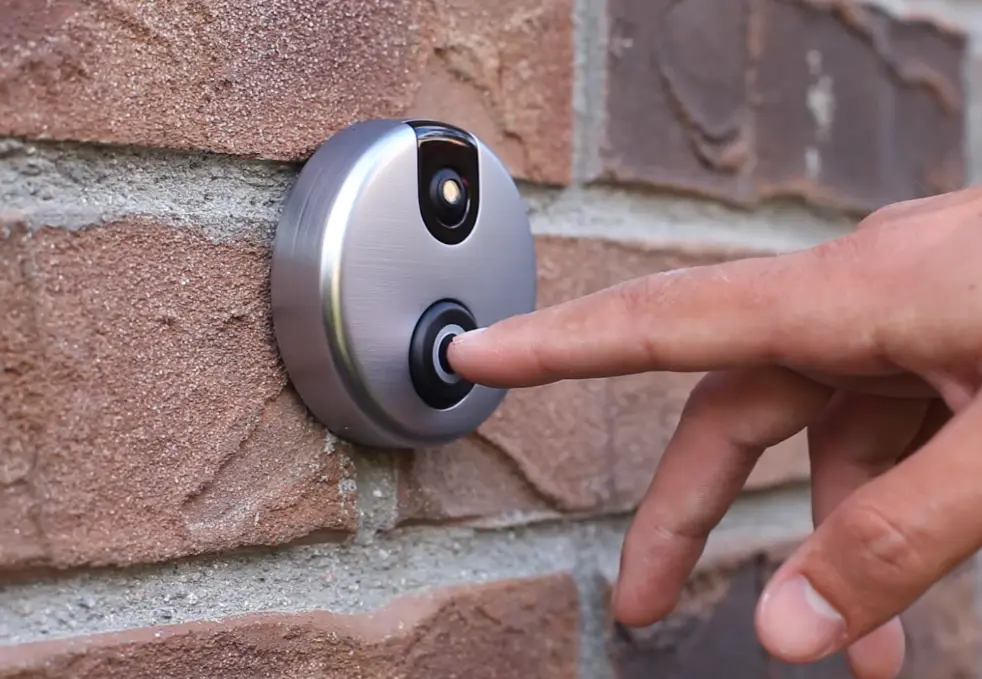 SkyBell, soneria inteligenta ce iti permite sa interactionezi de la distanta cu cel care suna la usa