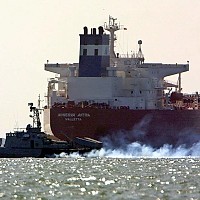 Trump a vândut primul transport de țiței venezuelean cu 500.000.000$. A confiscat a șasea navă