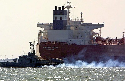 Trump a vândut primul transport de țiței venezuelean cu 500.000.000$. A confiscat a șasea navă