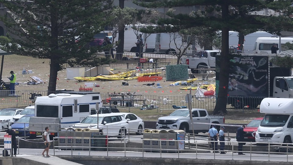 Ultimele informații despre masacrul de pe plaja Bondi din Sydney: Cel puțin 15 morți și zeci de răniți