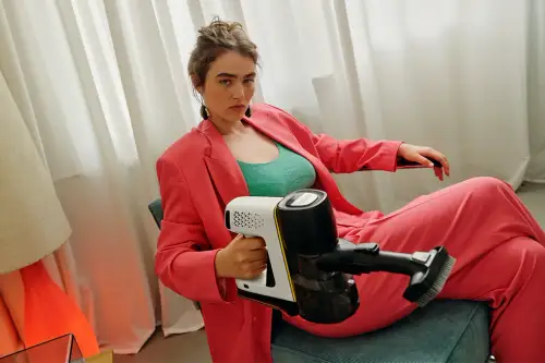 Viața e mai simplă cu un aspirator vertical!