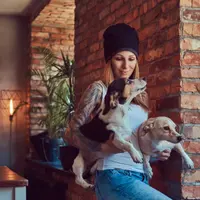 Cum să gestionezi relația dintre animalul tău de companie și vecinii din bloc