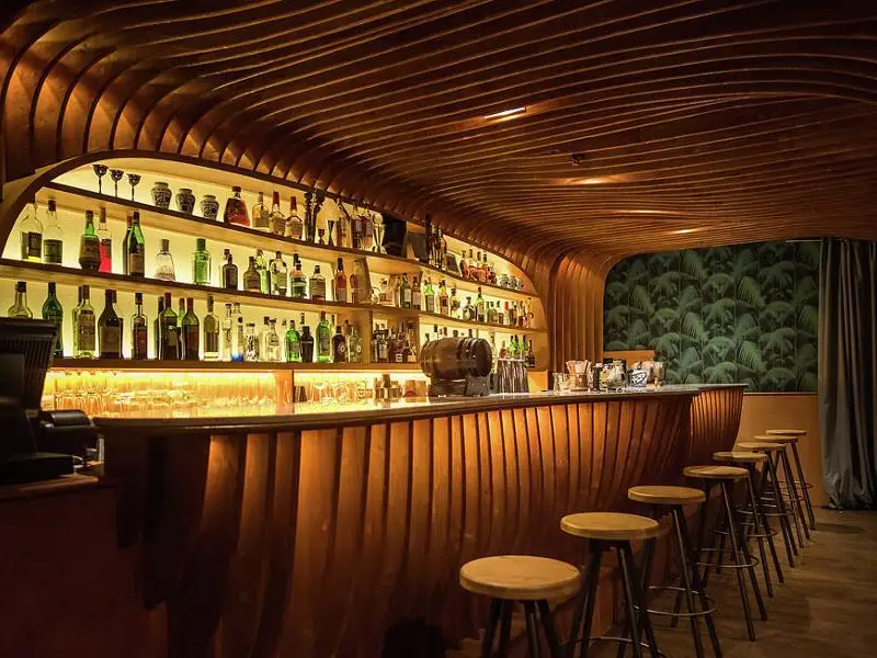 Barul Paradiso din Barcelona: o poveste a designului fascinant