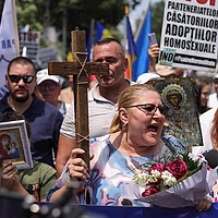FOTO Bucharest Pride, marș cu prezență record. „Agresivitatea a crescut. Dar și prezența noastră” / Ce spun participanții că s-a schimbat pentru ei
