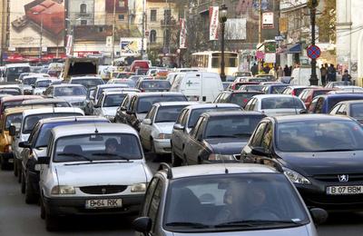 Codul Rutier va fi din nou modificat. Șoferii pot fi amendați direct la ghișeul de înmatriculări