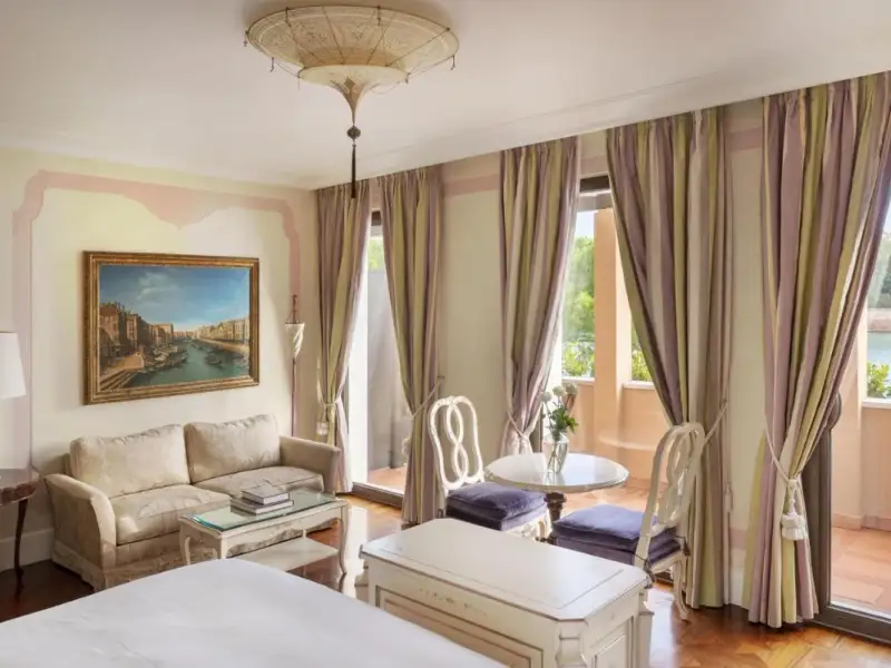 Hoteluri cu tematică istorică: O călătorie în timp prin intermediul lor