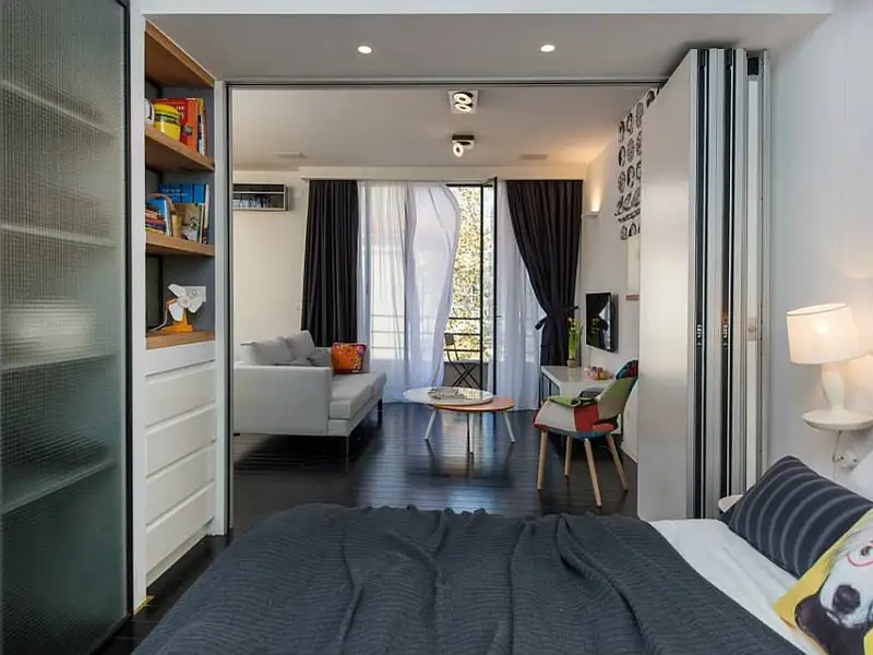 Apartament modern: transformare inteligenta cu pereti pliabili