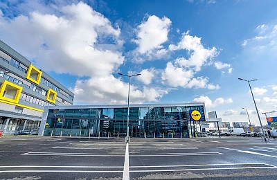 Lidl a depășit pragul de 400 magazine în România la zece ani de la intrarea pe piață