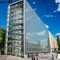 Jean Nouvel și stilul său arhitectural armonios