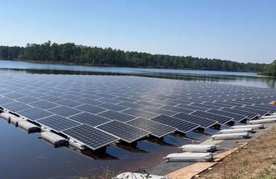 Turcia a inaugurat prima centrală solară plutitoare instalată pe un lac de acumulare pentru irigaţii