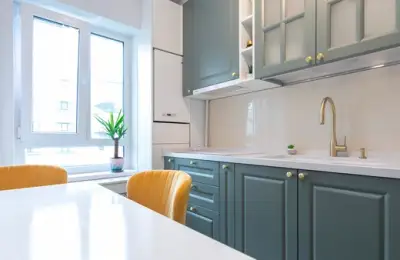 Culorile anului 2025 pentru zugrăvit apartamentul: Tendințe și inspirație